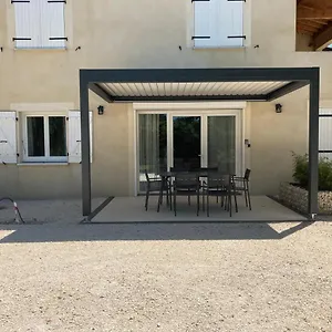 https://bel-appartement-en-campagne-grane.hotels-rhonealpes.com